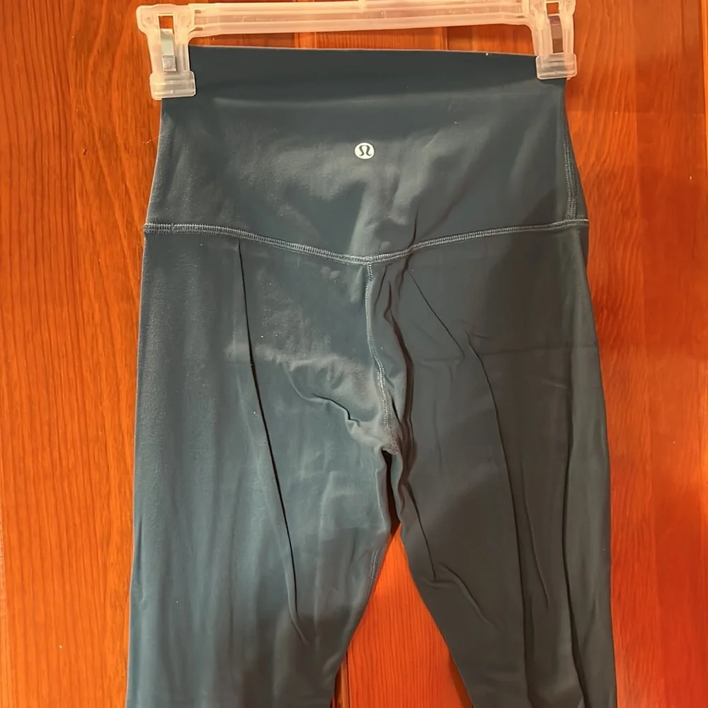 Lululemon - Picture 3 of 4